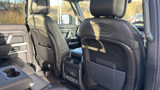 Land Rover Defender 3.0 D300 X-Dynamic HSE 110 5dr Auto Diesel Estate